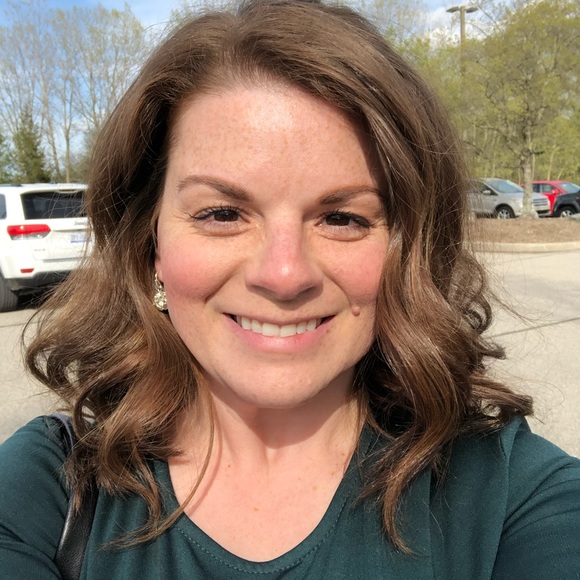 Meet your Posher, Lauren - Picture 1 of 1